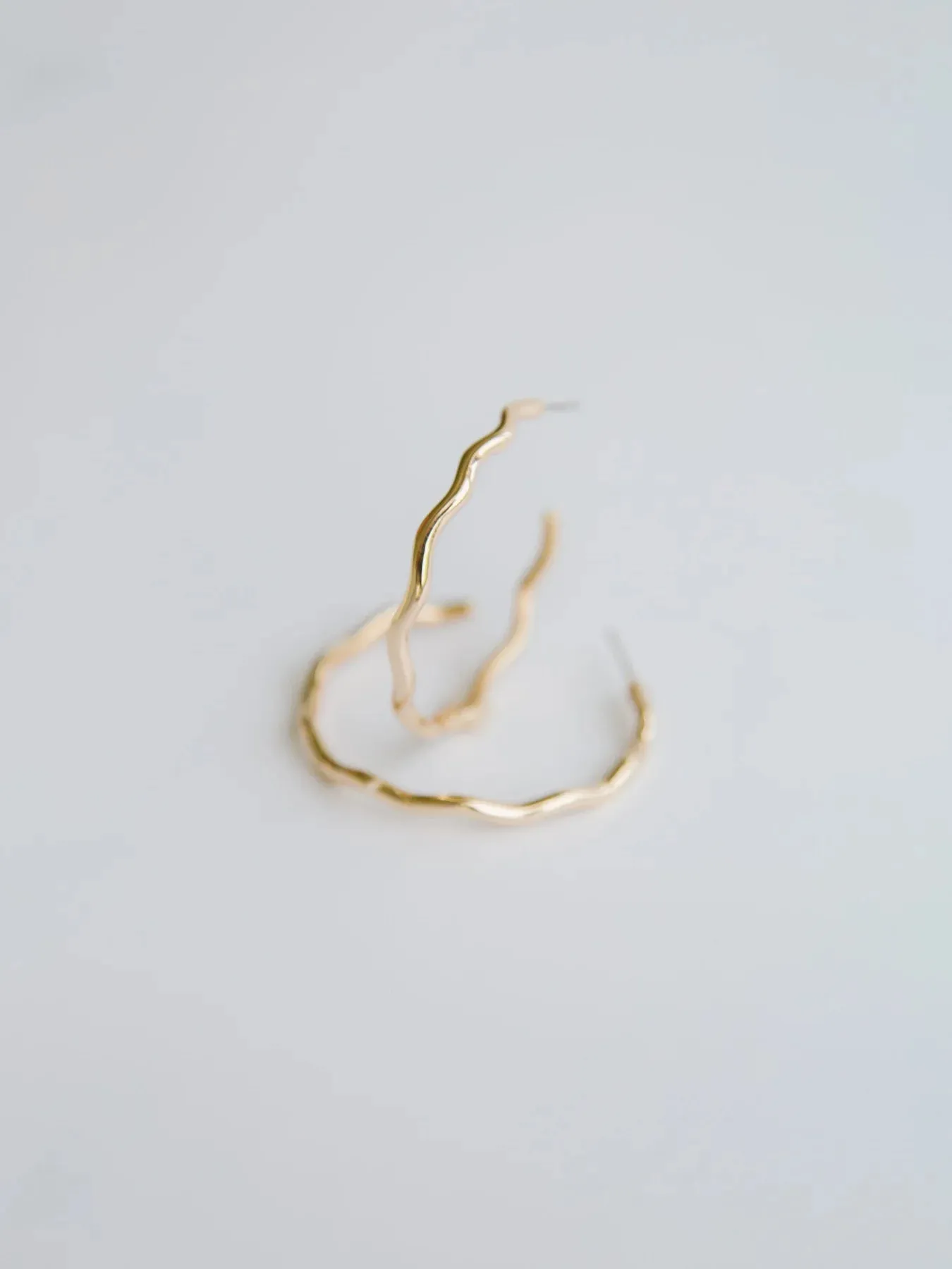 EMMARY LG GOLD HOOPS MICHELLE MCDOWELL