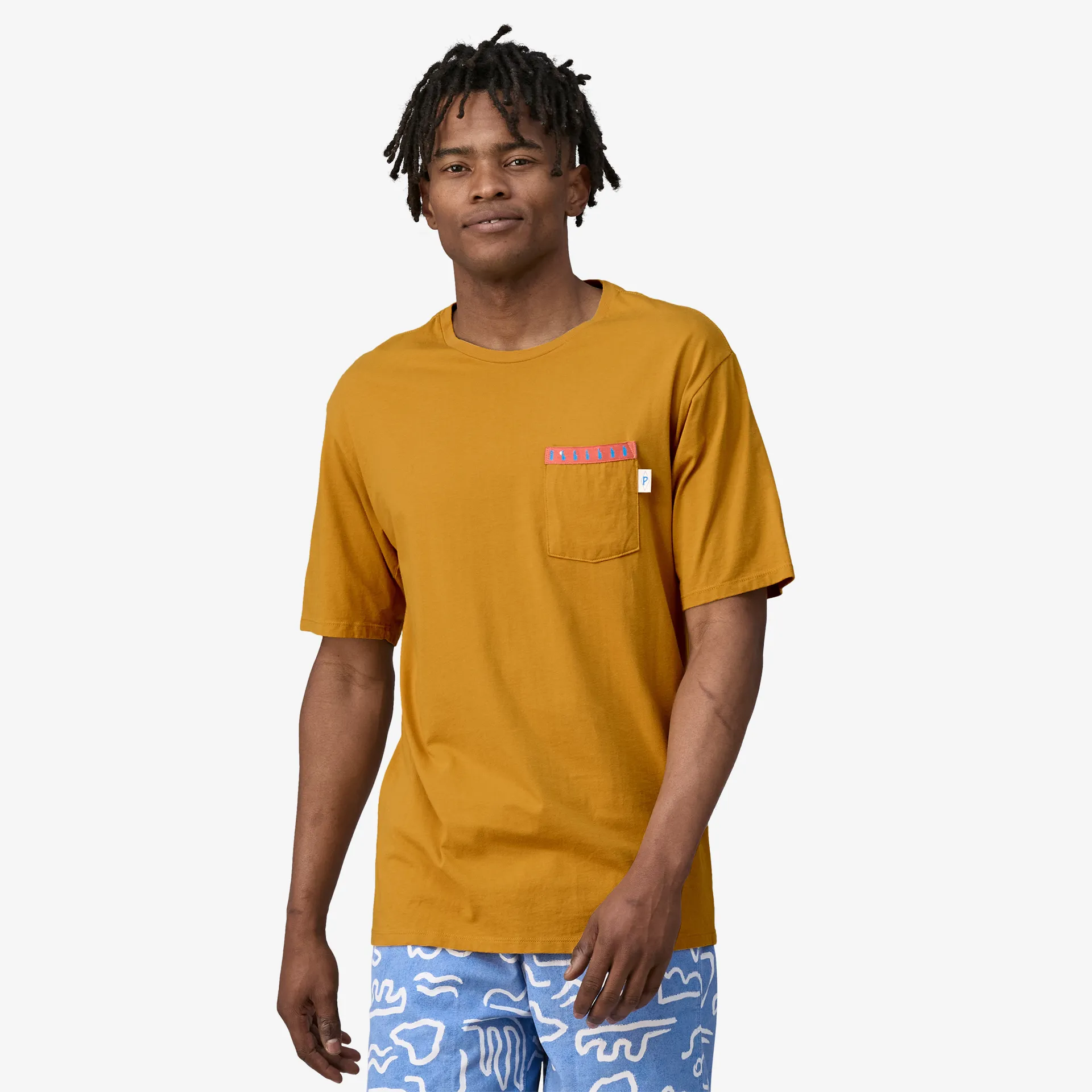 PATAGONIA M'S WATER PEOPLE ORGANIC POCKET T-SHIRT - WATER PEOPLE GATOR: PUFFER FISH GOLD