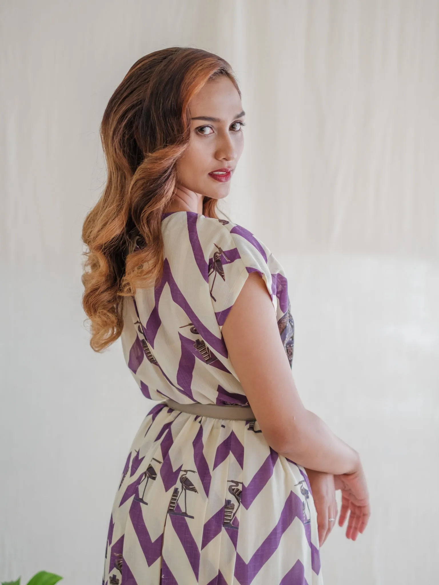 Vintage Zigzag Stripe Print Round Neck Pleated Midi Dress