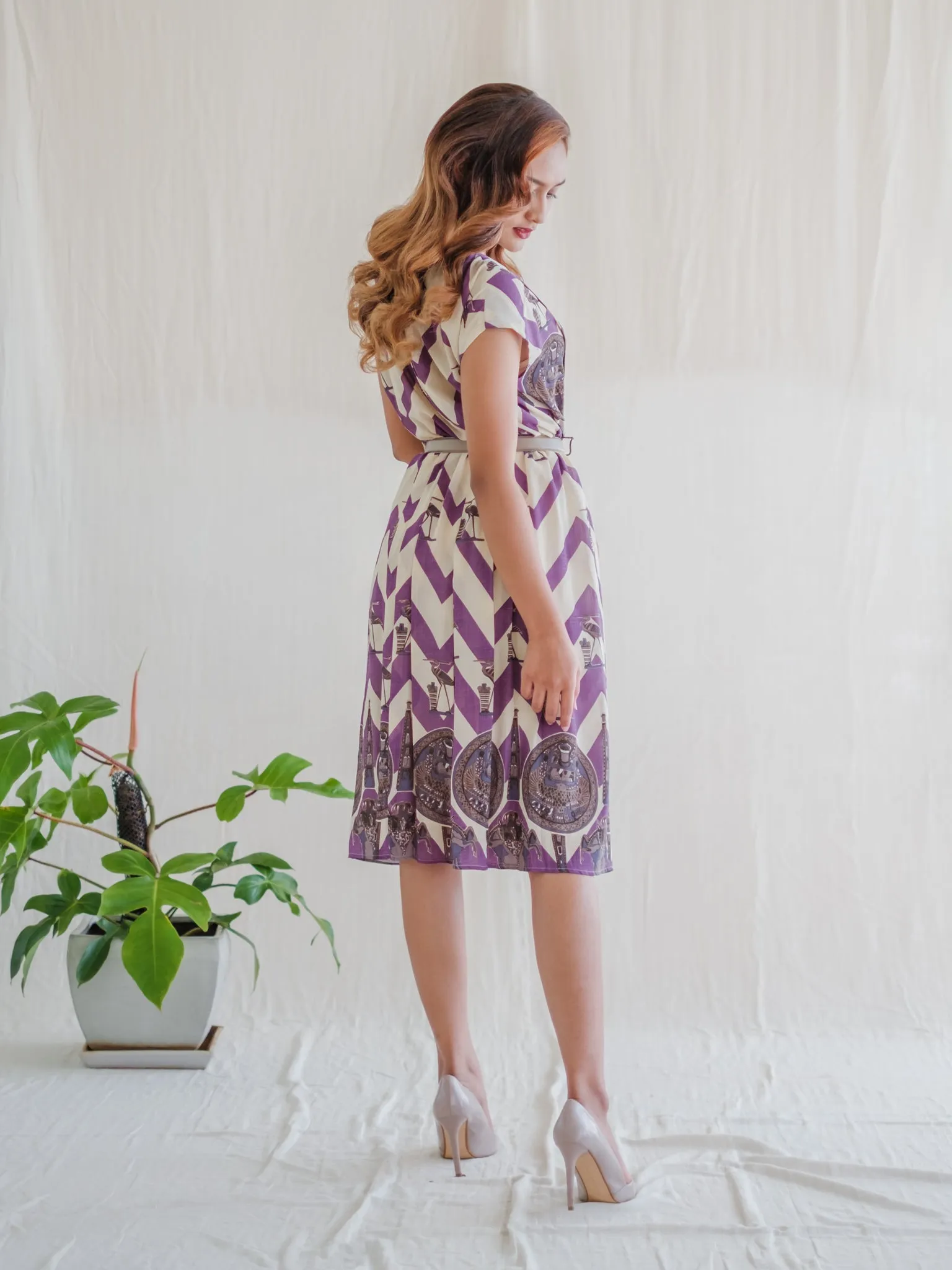 Vintage Zigzag Stripe Print Round Neck Pleated Midi Dress